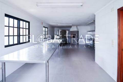 Moradia Independente T4 com Excelente Área Exterior em Oliveira de Azeméis