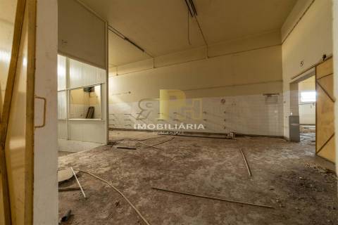Prédio T6 Venda em Alcanhões,Santarém