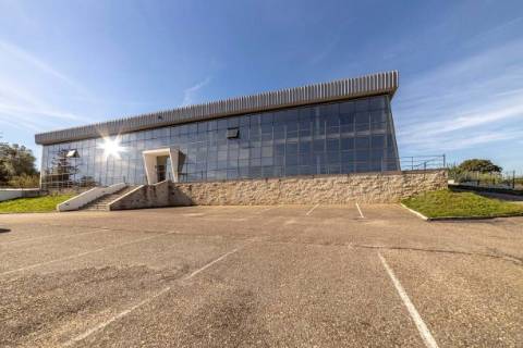 Loja  Venda em Santarém (Marvila), Santa Iria da Ribeira de Santarém, Santarém (São Salvador) e Santarém (São Nicolau),Santarém