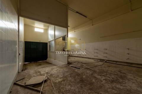 Armazém T6 Venda em Alcanhões,Santarém