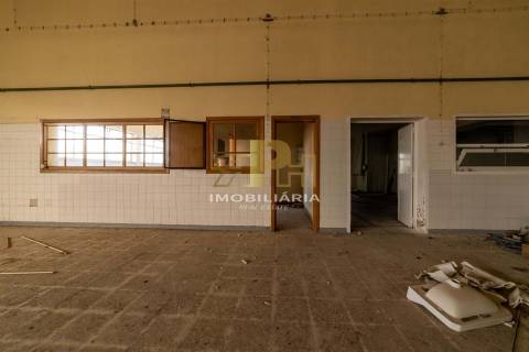Armazém T6 Venda em Alcanhões,Santarém