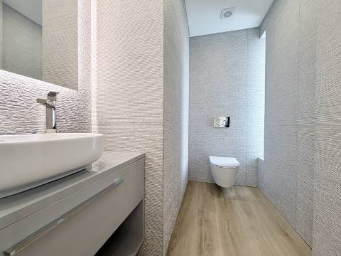 Apartamento T3+1 Centro de Carcavelos