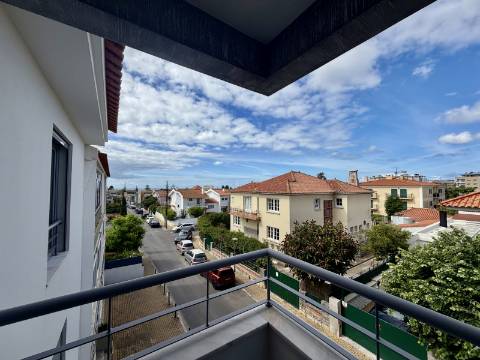 Apartamento T3+1 Centro de Carcavelos