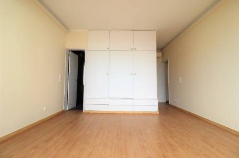 Apartamento T4 totalmente renovado na Pampilheira, Cascais