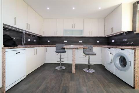 Apartamento T4 totalmente renovado na Pampilheira, Cascais