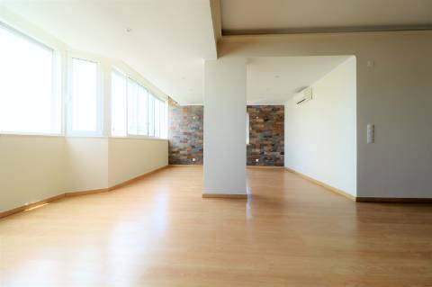 Apartamento T4 totalmente renovado na Pampilheira, Cascais