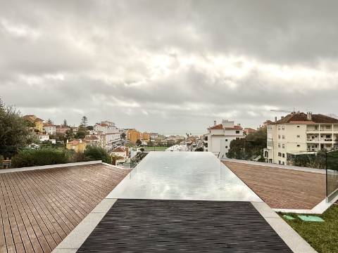 Apartamento T4 com jardim privativo de alto padrão no Estoril