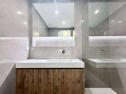 Apartamento T3+1 Centro de Carcavelos
