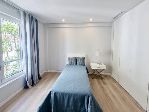 Apartamento T3+1 Centro de Carcavelos