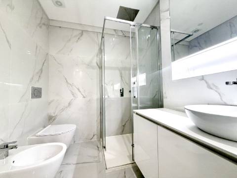 Apartamento T3+1 Centro de Carcavelos