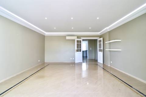 Apartamento T3 Duplex num Condominio Fechado em Cascais