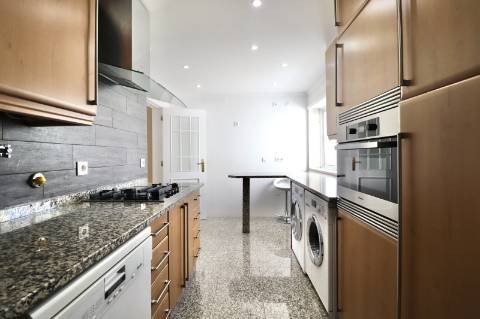 Apartamento T3 Duplex num Condominio Fechado em Cascais