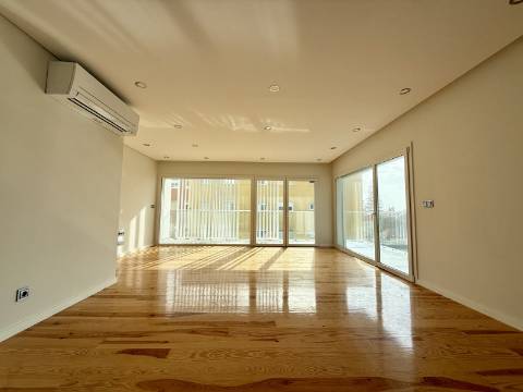 Apartamento T4 no novo empreendimento São João Residence