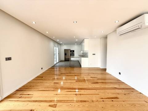 Apartamento T4 no novo empreendimento São João Residence