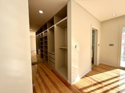 Apartamento T4 no novo empreendimento São João Residence