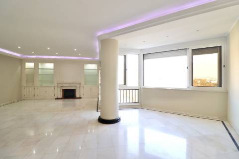 Apartamento T3 no Centro de Cascais com Vista Mar