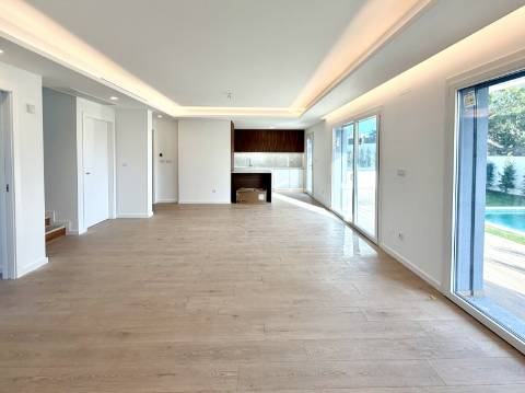 Moradia T4 num condomínio em Manique, Cascais