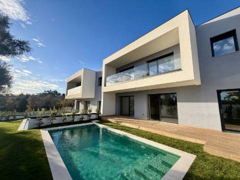 Moradia T4 num condomínio em Manique, Cascais