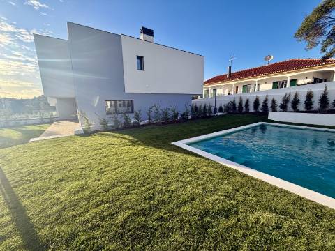 Moradia T4 num condomínio em Manique, Cascais
