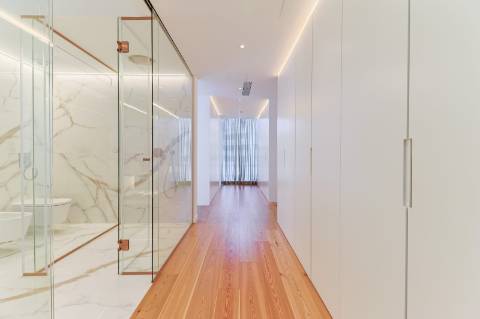 Triplex Penthouse T4 Contemporânea nas Avenidas Novas, Lisboa