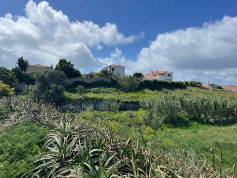 Terreno Urbano de 7.632 m² em Almocageme, junto à Serra de Sintra