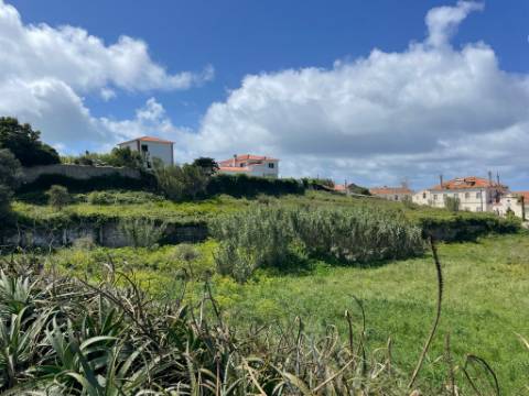 Terreno Urbano de 7.632 m² em Almocageme, junto à Serra de Sintra