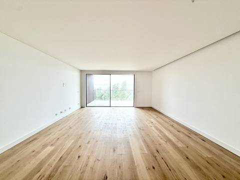 Apartamento T3 com vista mar na Quinta Marques Gomes