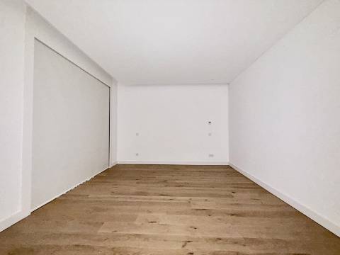 Apartamento T3 com vista mar na Quinta Marques Gomes