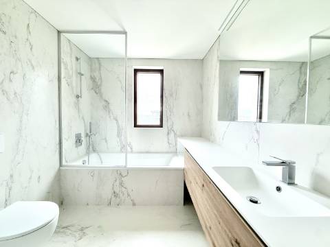 Apartamento T3 com vista mar na Quinta Marques Gomes