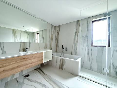 Apartamento T3 com vista mar na Quinta Marques Gomes