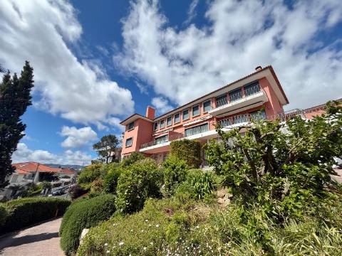 Apartamento T3 com vista mar no Monte Estoril