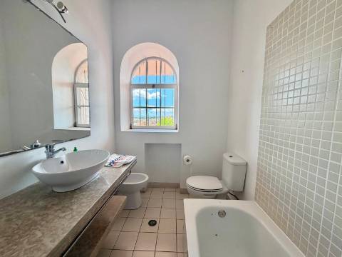 Apartamento T3 com vista mar no Monte Estoril
