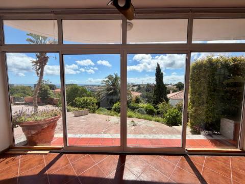 Apartamento T3 com vista mar no Monte Estoril