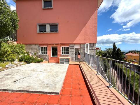 Apartamento T3 com vista mar no Monte Estoril