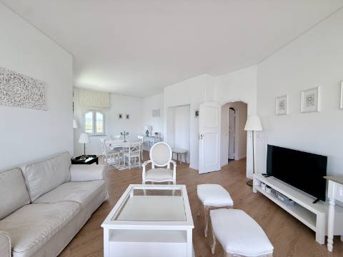 Apartamento T1 mobilado no Bairro do Rosario, Cascais