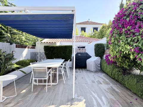 Apartamento T4 remodelado e mobilado no Centro Histórico de Cascais