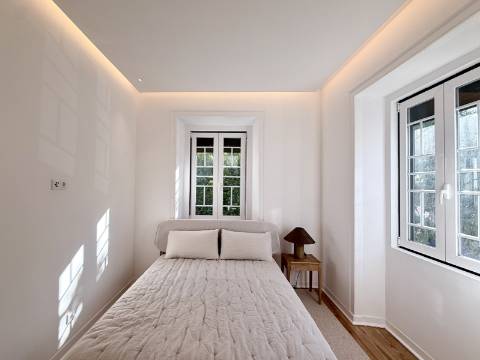 Apartamento T4 remodelado e mobilado no Centro Histórico de Cascais