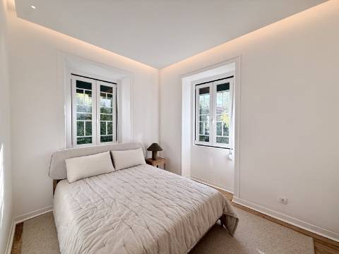 Apartamento T4 remodelado e mobilado no Centro Histórico de Cascais