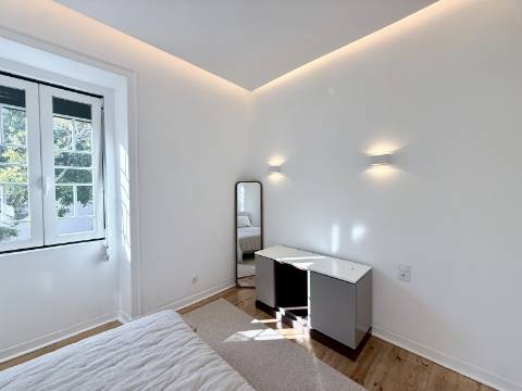 Apartamento T4 remodelado e mobilado no Centro Histórico de Cascais