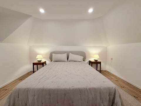 Apartamento T4 remodelado e mobilado no Centro Histórico de Cascais