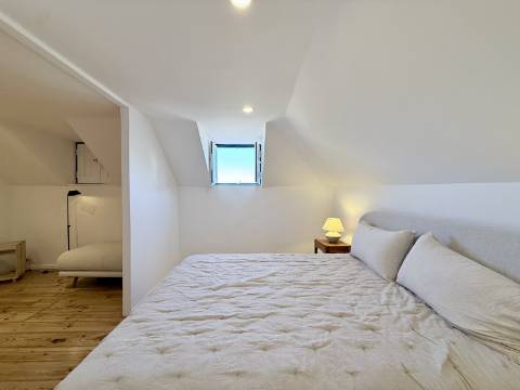 Apartamento T4 remodelado e mobilado no Centro Histórico de Cascais