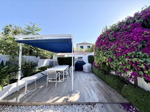 Apartamento T4 remodelado e mobilado no Centro Histórico de Cascais