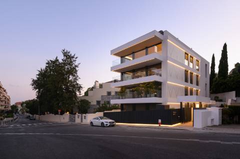 Penthouse Duplex T5 com vista mar no Estoril
