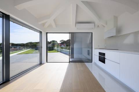 Penthouse Duplex T5 com vista mar no Estoril