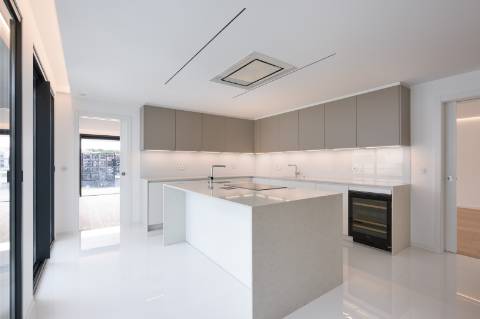 Penthouse Duplex T5 com vista mar no Estoril