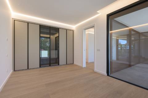 Penthouse Duplex T5 com vista mar no Estoril