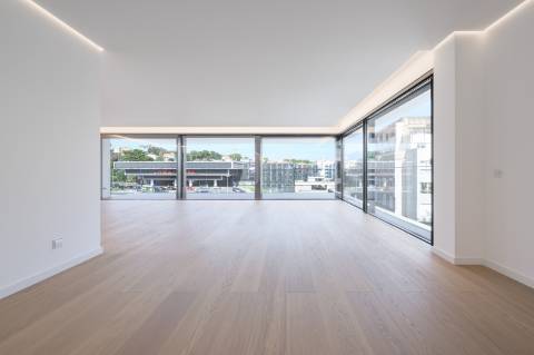 Penthouse Duplex T5 com vista mar no Estoril