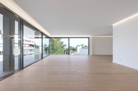 Penthouse Duplex T5 com vista mar no Estoril