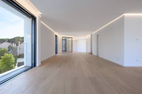 Penthouse Duplex T5 com vista mar no Estoril