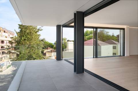 Penthouse Duplex T5 com vista mar no Estoril